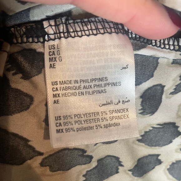 I.N.C. International Concepts Women's Print Zip-Pocket Top - Picture 5 of 6